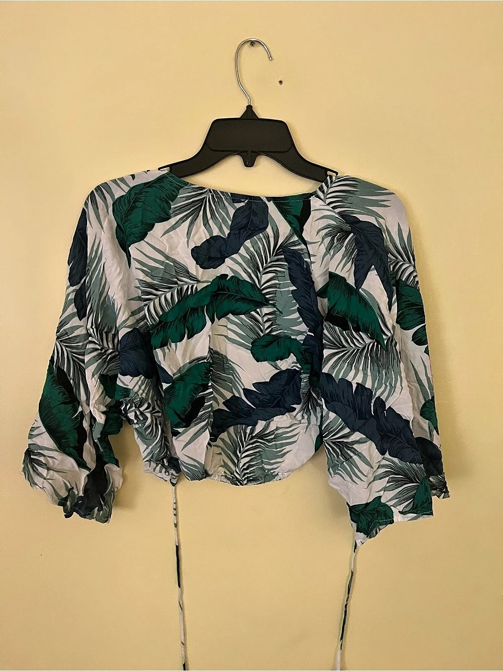 Ontwelfth Leaf Print Tie Front Crop Top Size Small